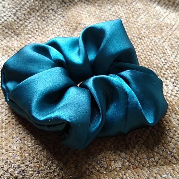 Scrunchies - Picture 3 of 4